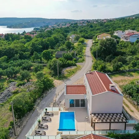 Villa House Anpero
