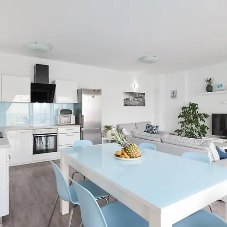 Vila House Anpero Maslenica